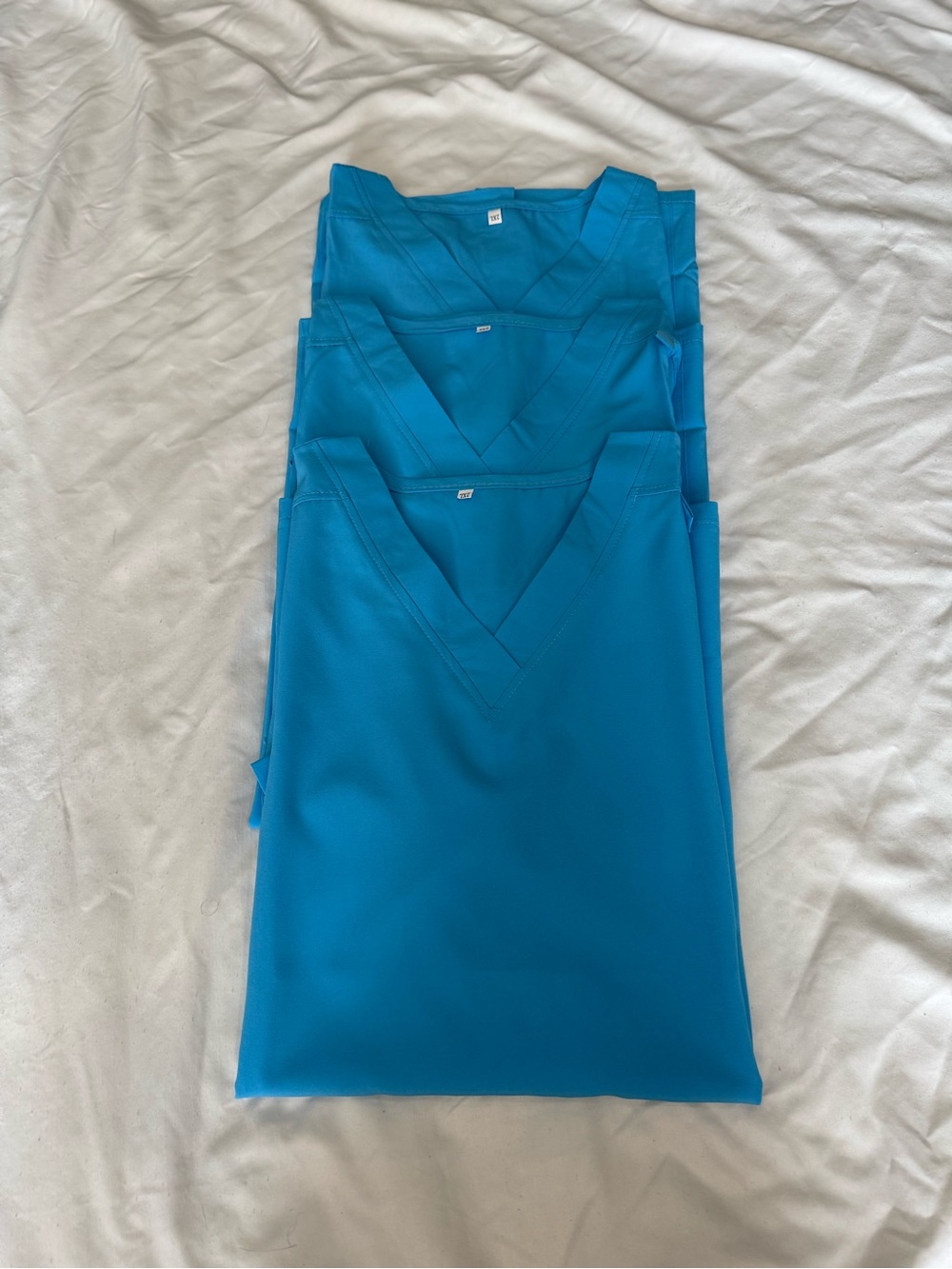 Women’s V-Neck Short Sleeve Top in Bright Teal